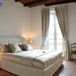 Apartament Mila Magenta