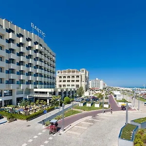 Отель Baltic Riccione-fronte Mare Риччоне